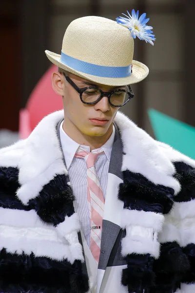 Look 80